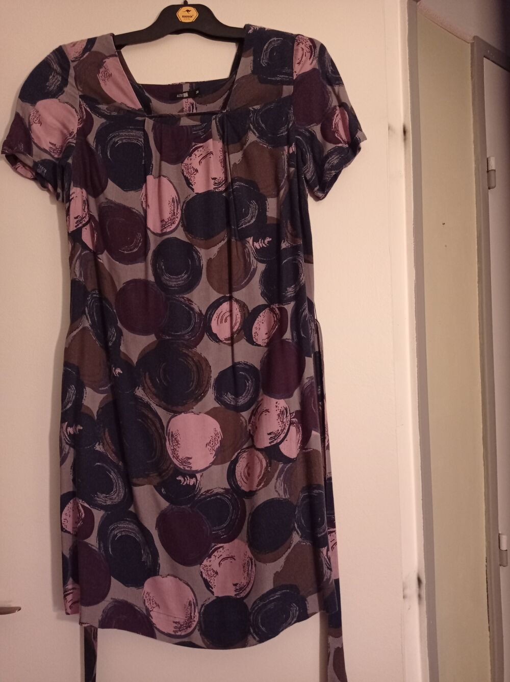 Robe avec ceinture assortie Vtements