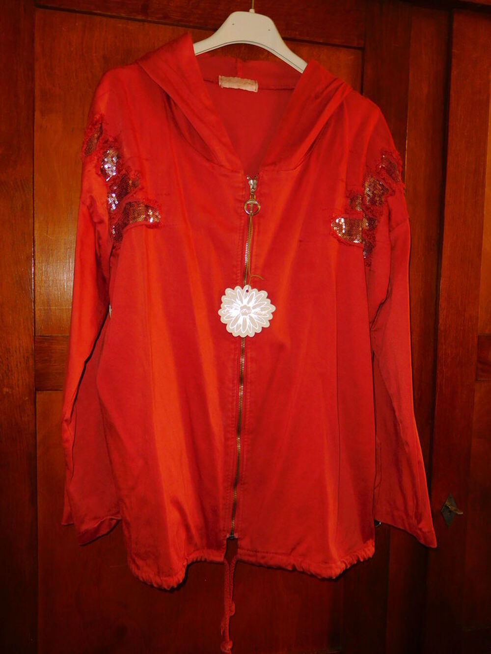  deux jolies vestes neuves Vêtements