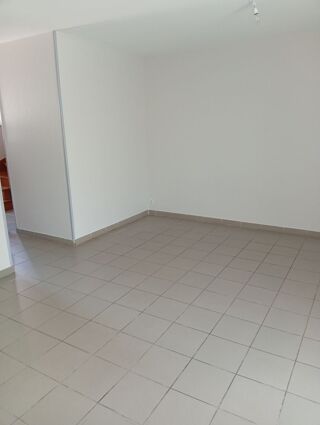  Appartement à louer 4 pièces 86 m² Saint-hilaire