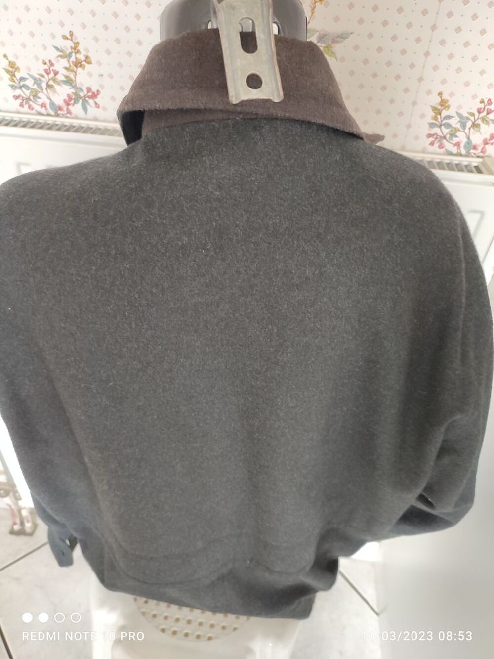 BLOUSON HOMME LACOSTE TAILLE M GRIS NOIR Vtements