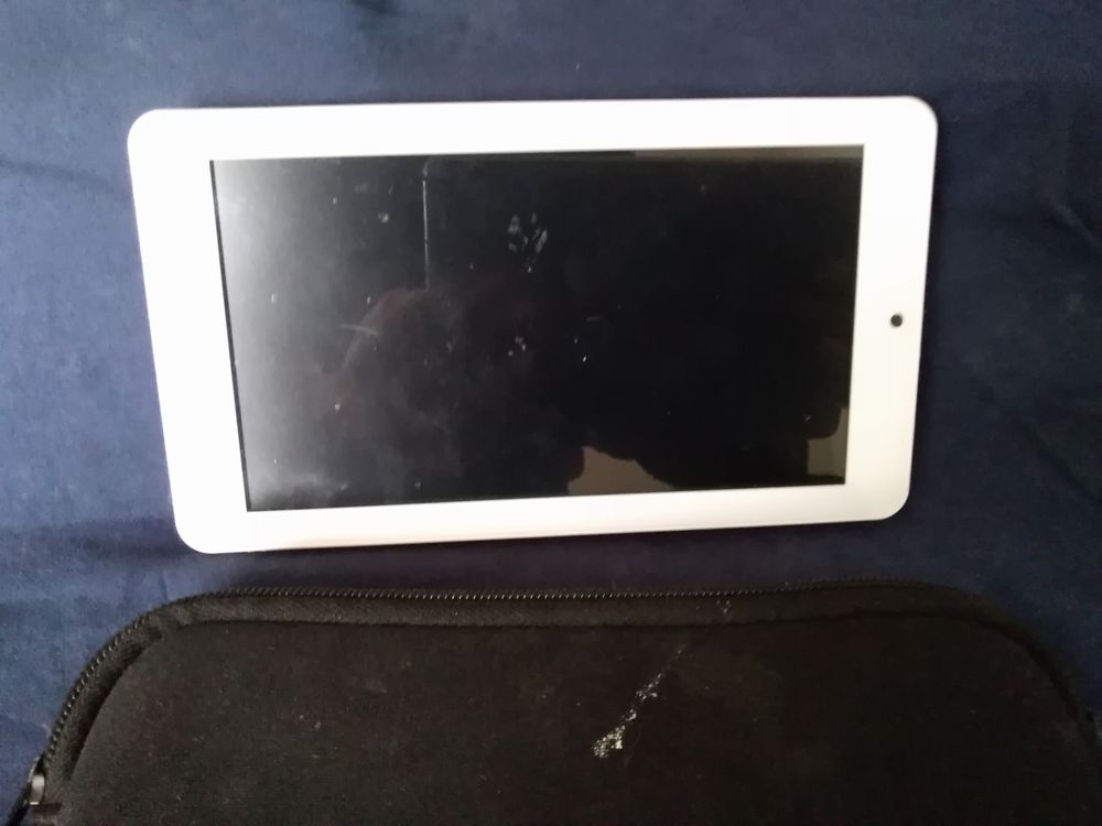 Tablette Thomson pour pi&egrave;ces avec sa sacoche Tlphones et tablettes