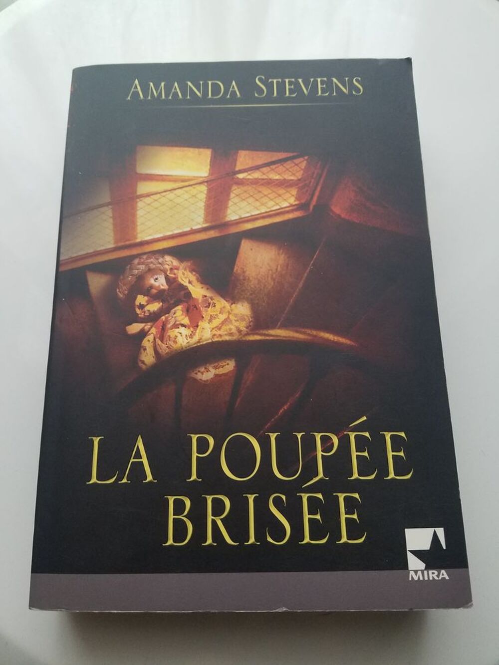 Livre "La poup&eacute;e bris&eacute;e" au format broch&eacute; 2008 bon &eacute;tat Livres et BD