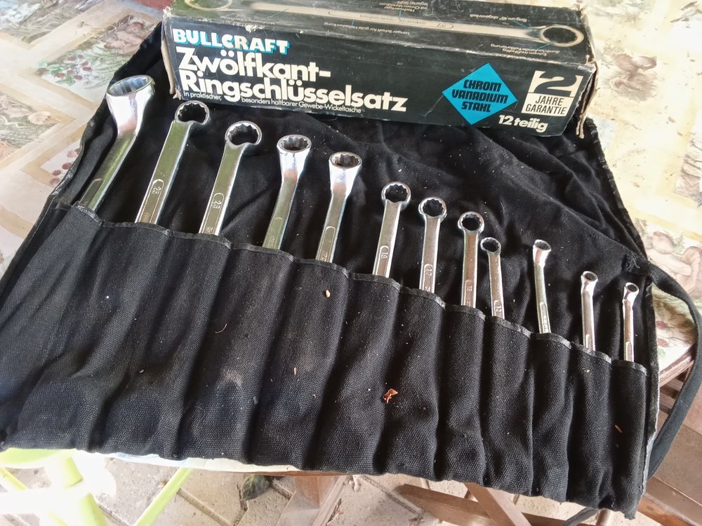 12 Cl&eacute;s &agrave; ?il polygonales 
Bricolage