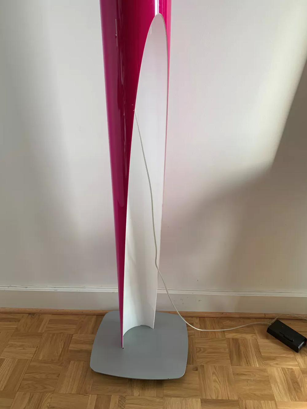 Grand lampadaire de sol SHAKTI de KUNDALINI en 2021 Diffuseu Décoration