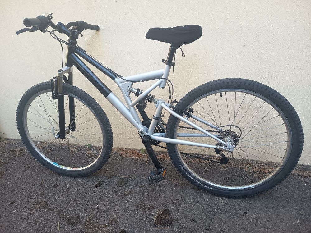 vtt suspendu 26 pouces 
Vélos