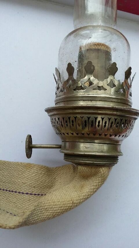 Lampe  ptrole ancienne et verrines 25 pernon (28)