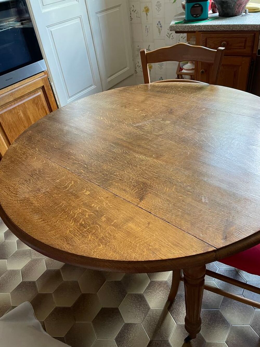 TABLE RONDE Meubles