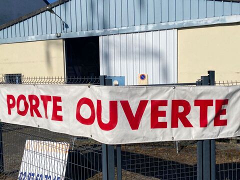   VANNES LOCAL  A  USAGE   DE    DEPOT       300   M2         Atelier - 1 pièce(s) - 300 m²