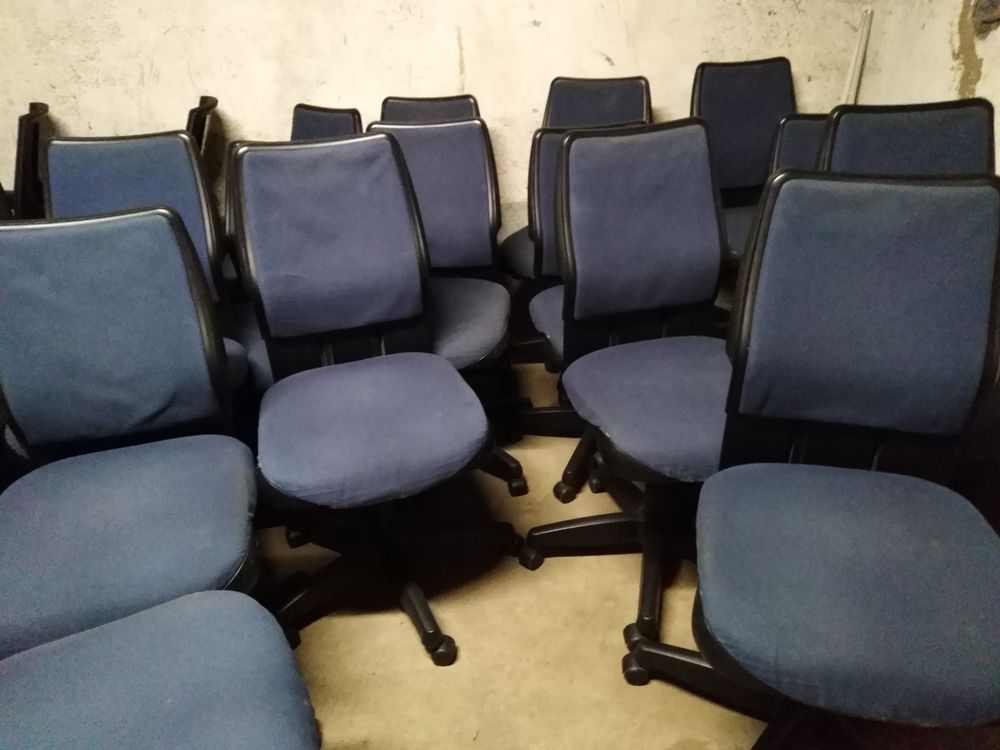 bonjour 
chaises a roulette en tissu r&eacute;glable Meubles