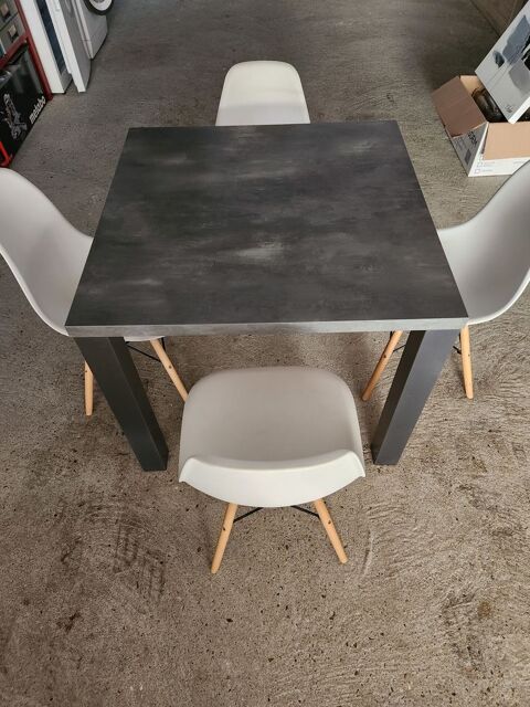 table cuisine plus 4 chaises 130 Athée-sur-Cher (37)