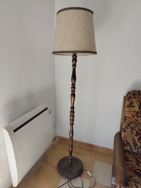 LAMPADAIRE SUR PIED 20 Salernes (83)