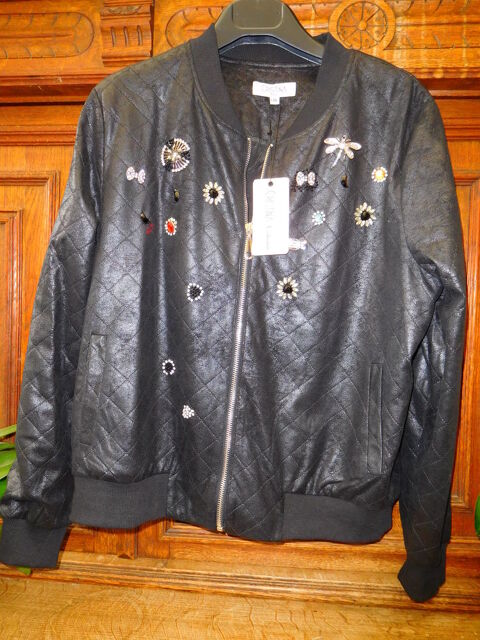 veste teddy neuve avec incrustations de petites pierres 40 Vitry-sur-Seine (94)