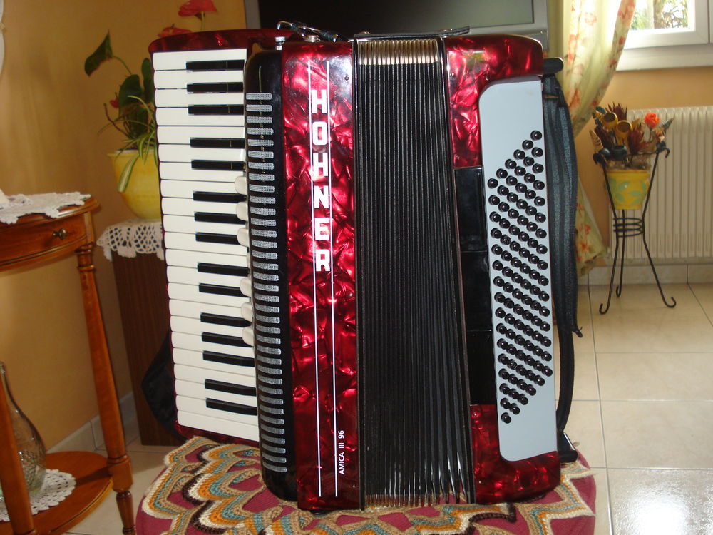 accord&eacute;on hohner piano Instruments de musique