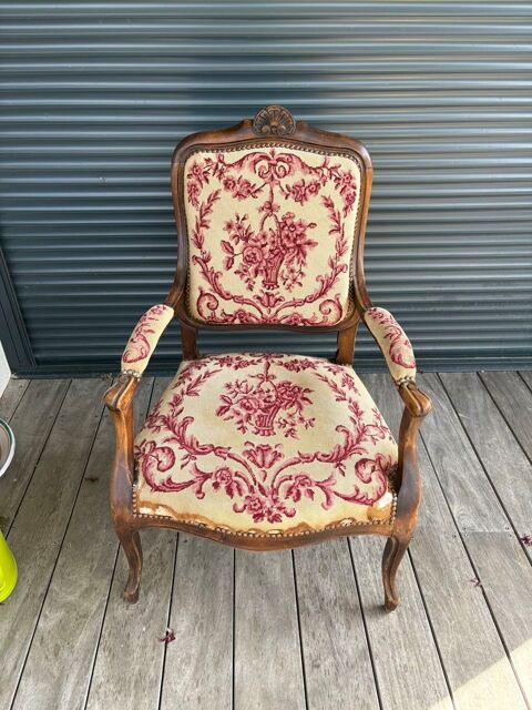 Antiquit fauteuil style Louis XV bois massif 250 Saint-Pierre-d'Aurillac (33)