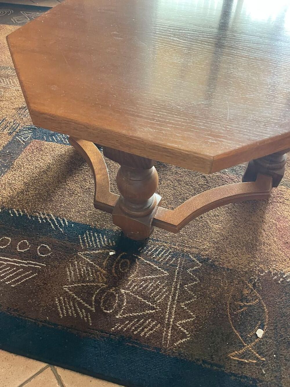 Table ronde en bois massif Meubles