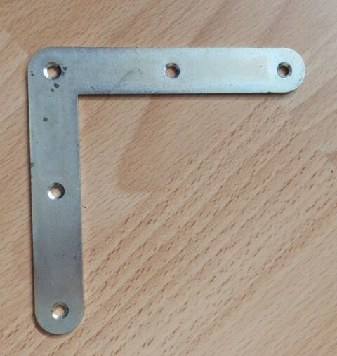 Equerre plate - 120 mm � 90 degr�s: Tr�s bon �tat 1 �vry (91)