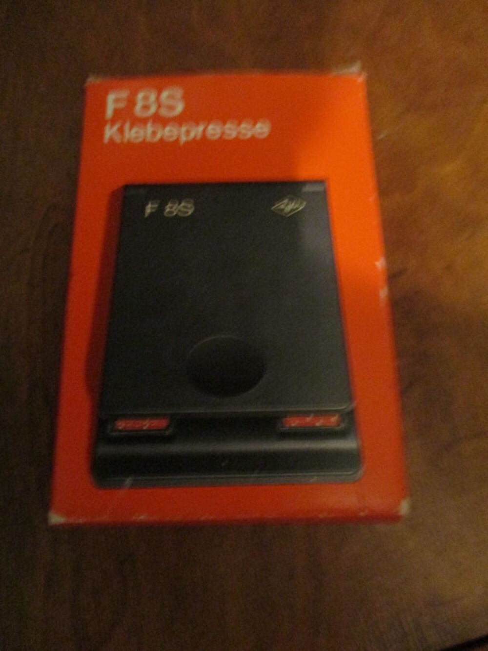 colleuse F8S Klebepresse Photos/Video/TV