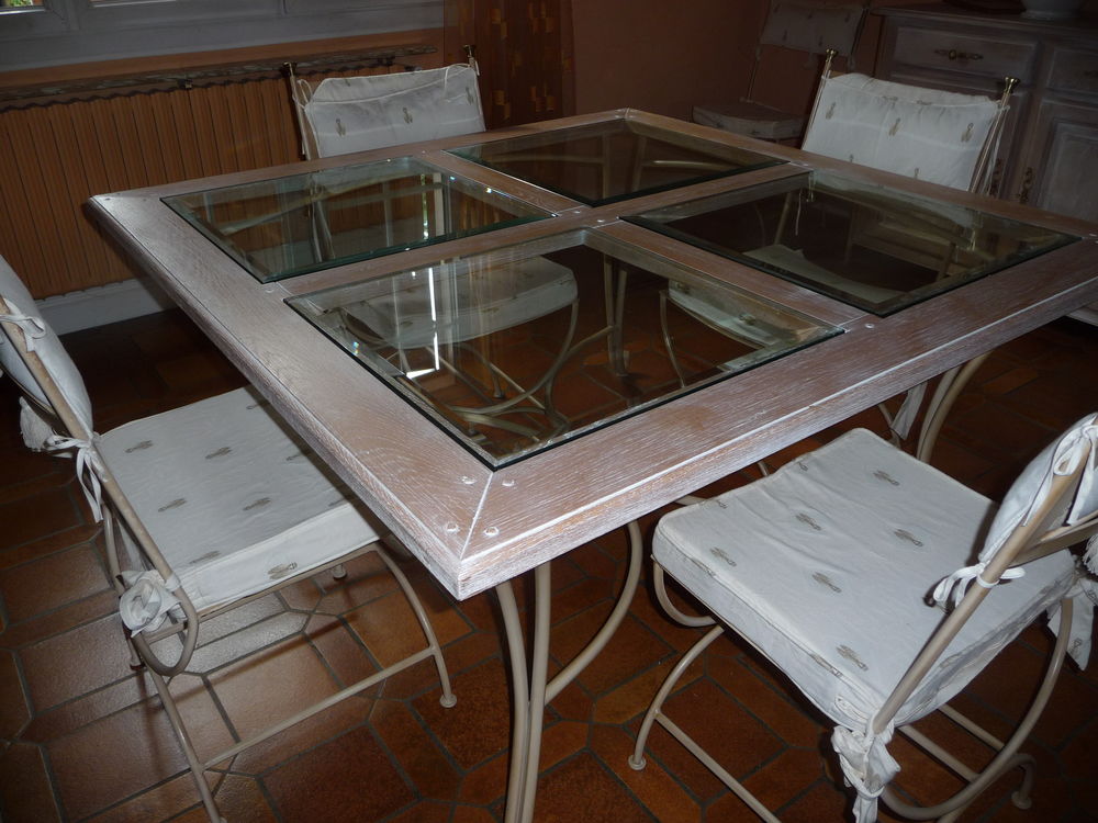 TABLE DE SALLE A MANGER PLUS CHAISES Meubles