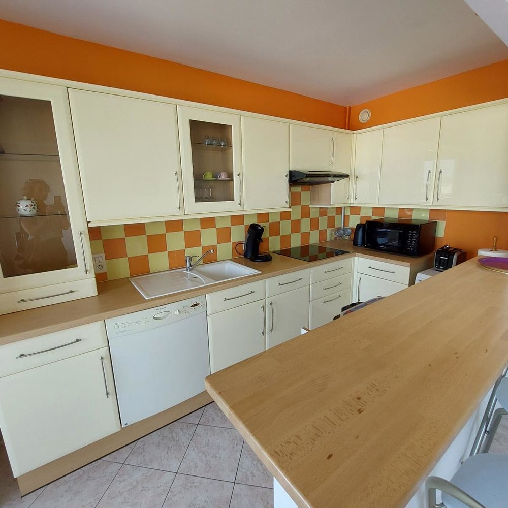 Location Appartement Appartement type 2 meublé avec box double et cave Reims