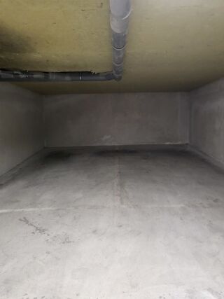  Parking / Garage à louer 12 m²
