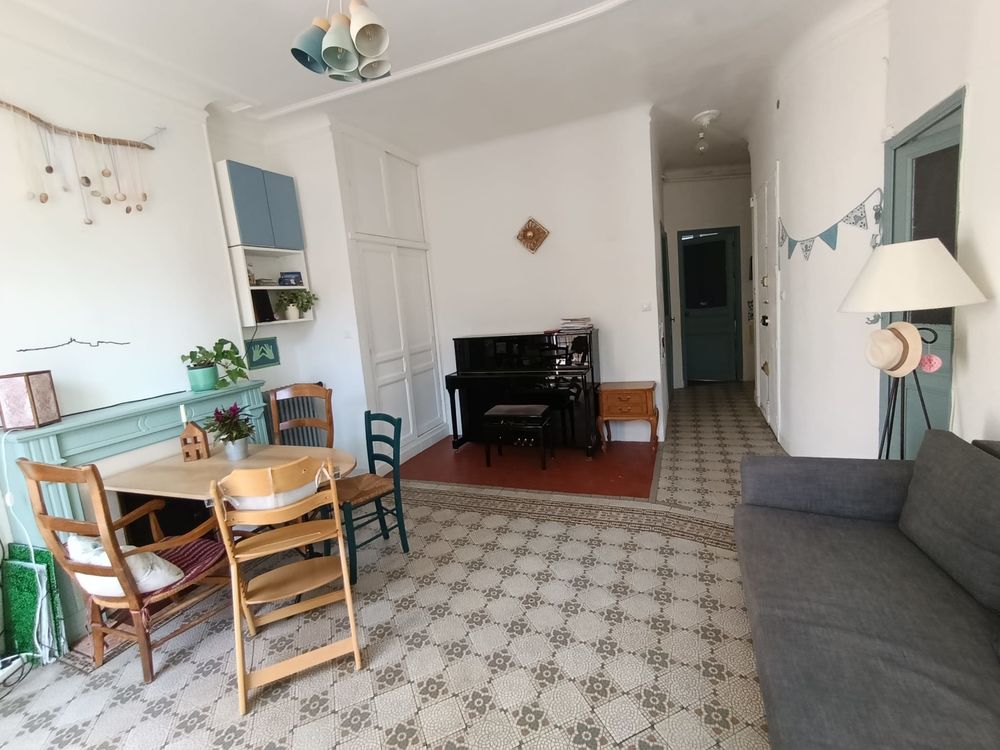 Vente Appartement T3 traversant de charme au dernier étage avec 2 extérieurs Marseille 6