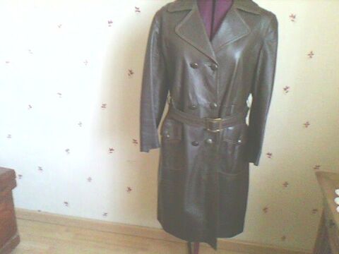 Manteau femme en cuir
20 Lamalou-les-Bains (34)