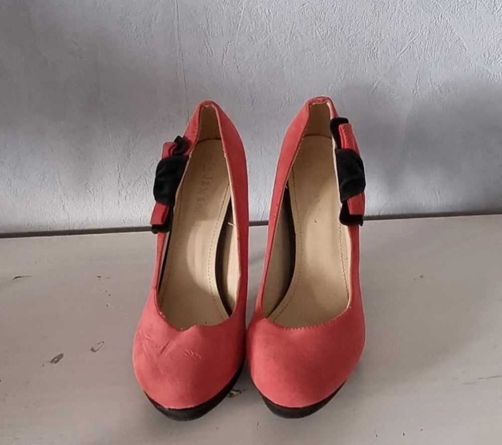 escarpins &agrave; talons corail et noir bout arrondi taille 38 Chaussures