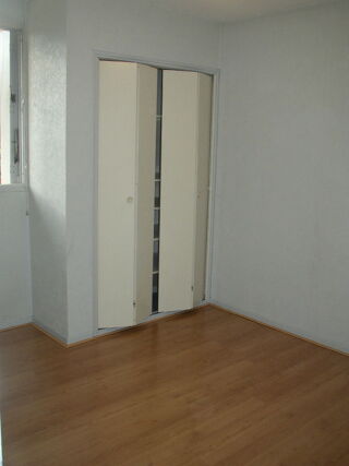 Appartement à louer 5 pièces 94 m²