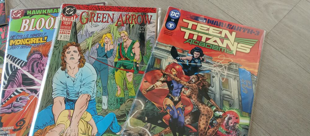 Lot 9 comics us en vo cot&eacute;s et neufs et prot&eacute;g&eacute;s Livres et BD