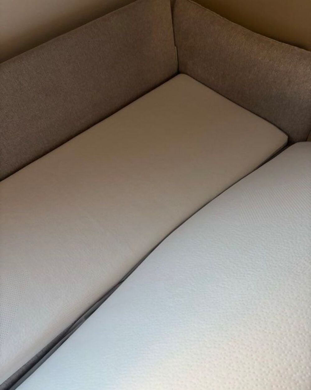 Canape gris en tissu Meubles