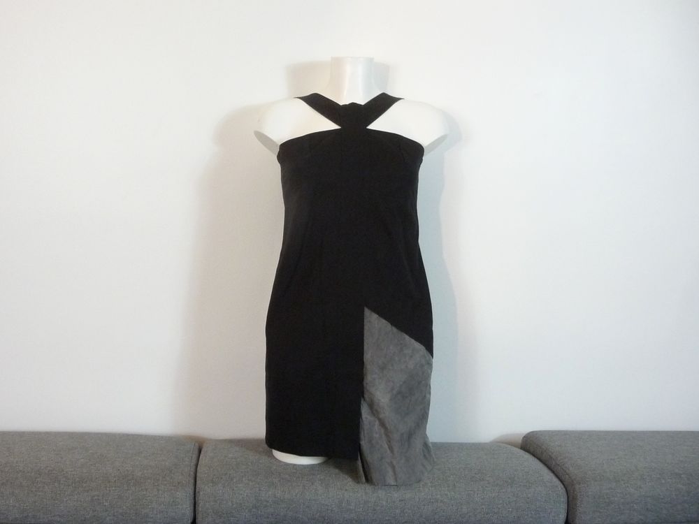 Tunique/ Robe Courte Cintr&eacute;e Bi Mati&egrave;re Noir et Gris- Dondup Vêtements