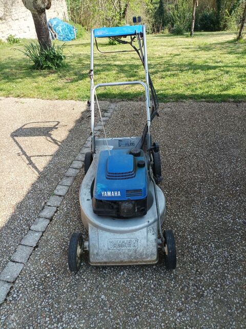 tondeuse gazon Yamaha autotract�e moteur 4 temps 30 Niort (79)