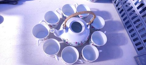 service �  caf� porcelaine 8 Aubign�-Racan (72)