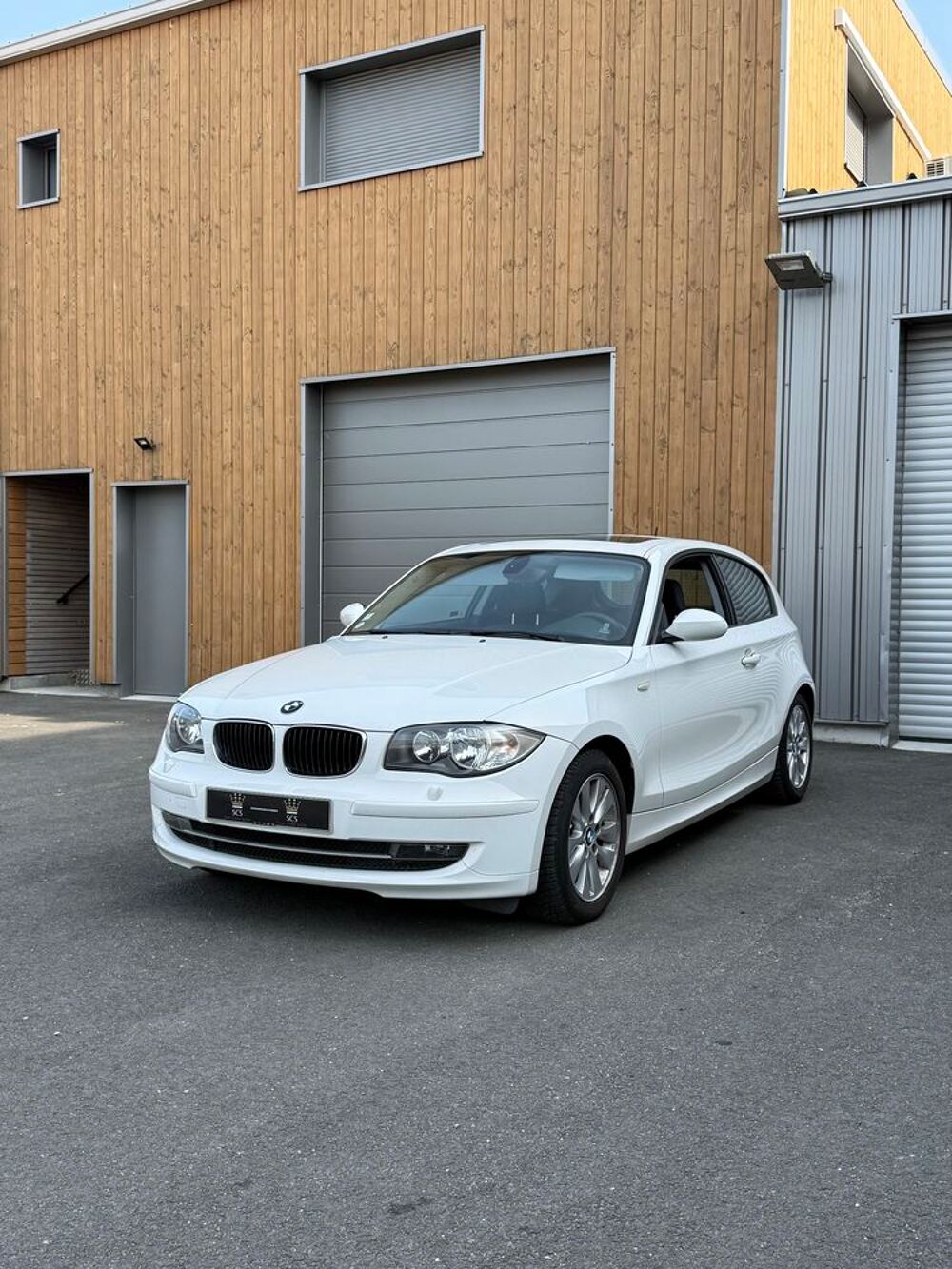 S&eacute;rie 1 120d 177 ch Luxe 2009 occasion 17000 La Rochelle