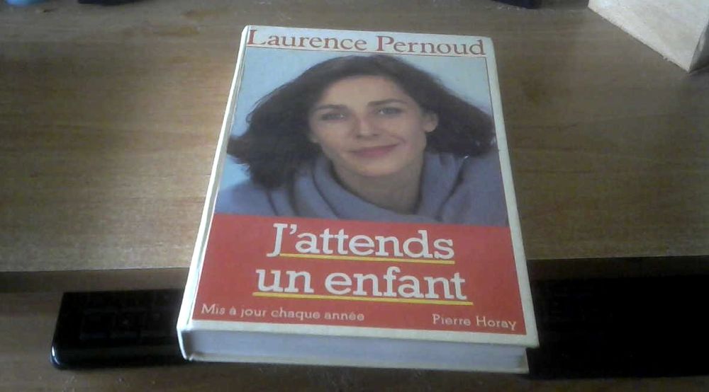 J'ATTENDS UN ENFANT Livres et BD
