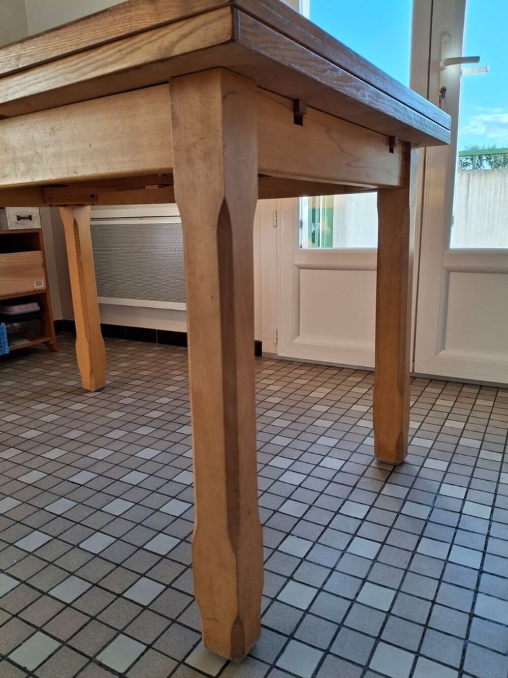 Table h&ecirc;tre bois massif avec 2 rallonges Meubles