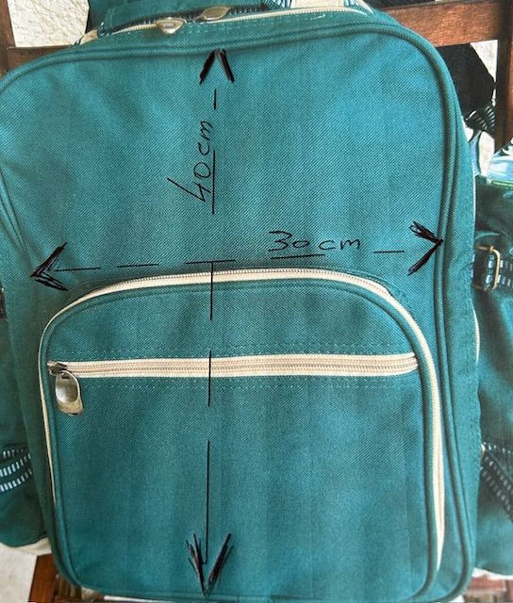 petit SAC a DOS ( jamais servi ) '' belle qualit&eacute; " Sports