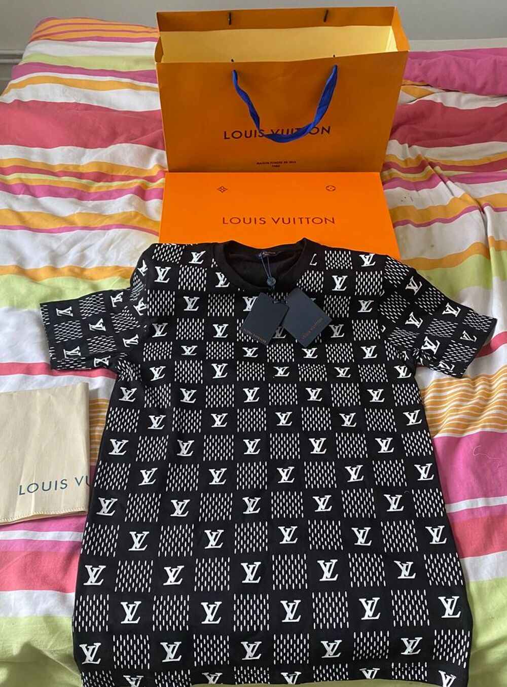 TEE shirt louis Vuitton V�tements