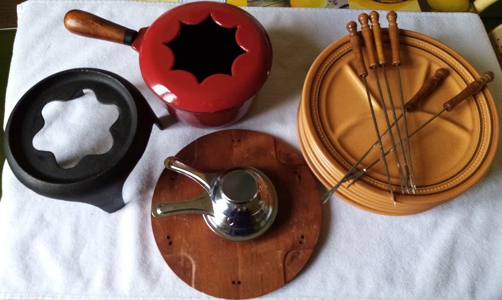 service &agrave; fondue en fonte Cuisine