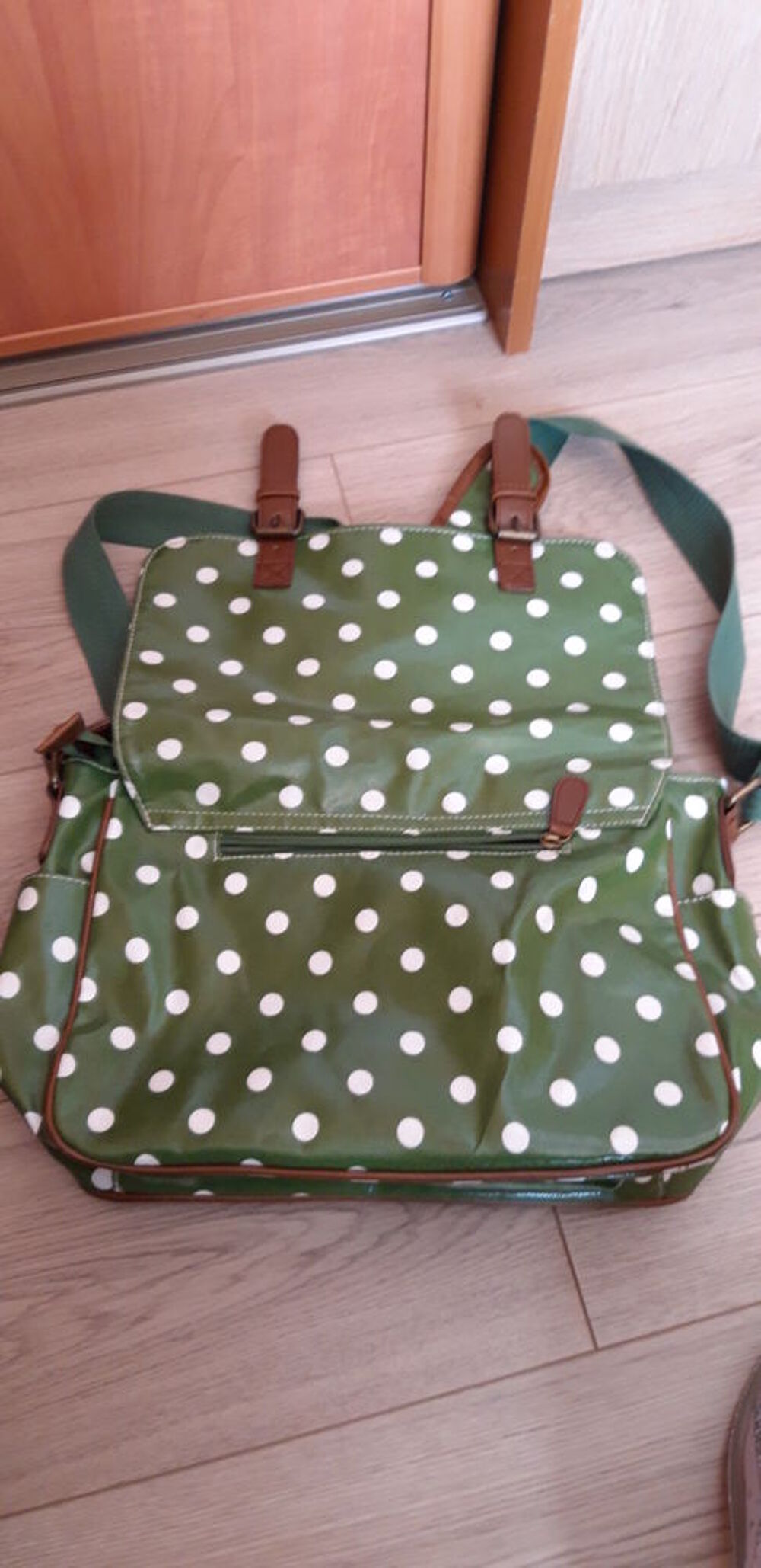 Sac besace vert avec petits pois blanc Maroquinerie