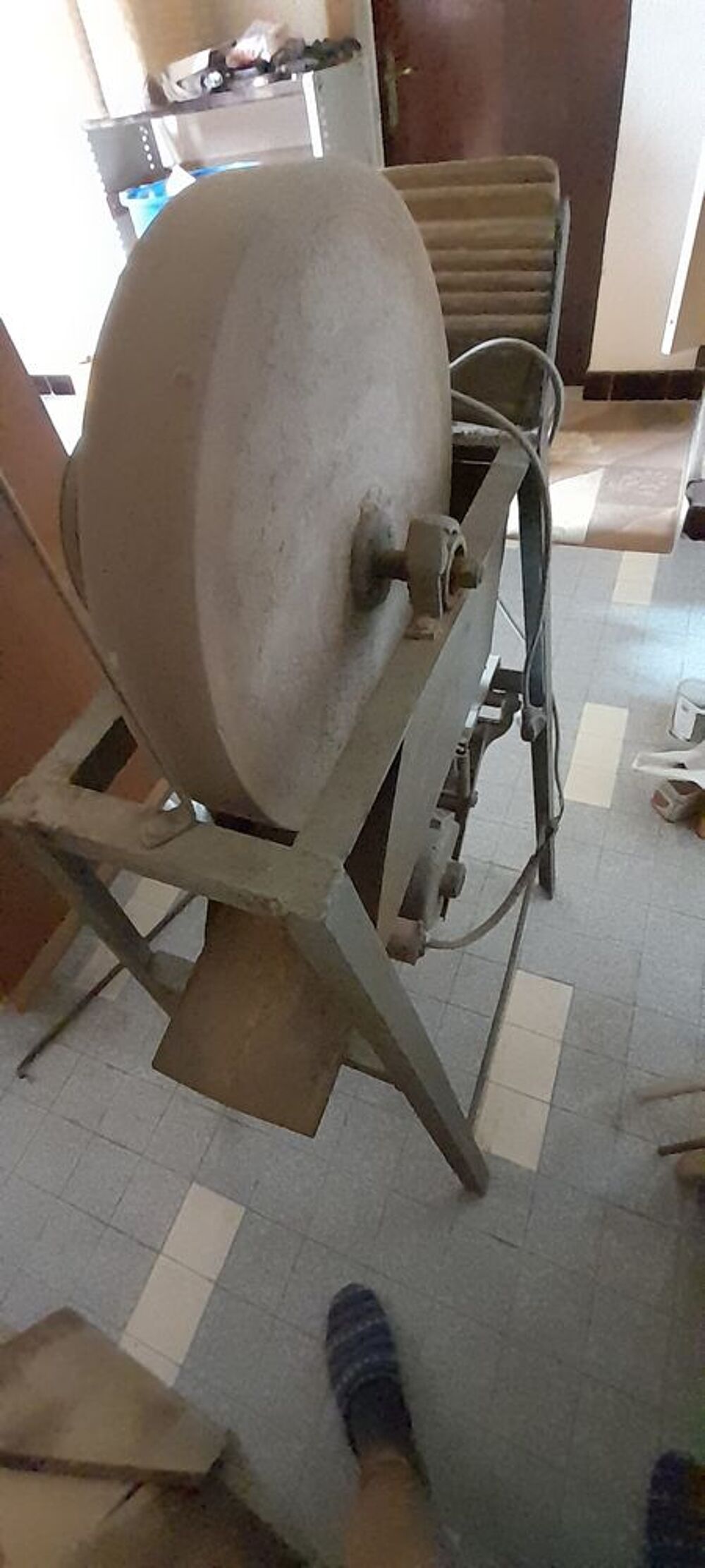 Meule &agrave; eau moteur 220 V pur aff&ucirc;tage Bricolage