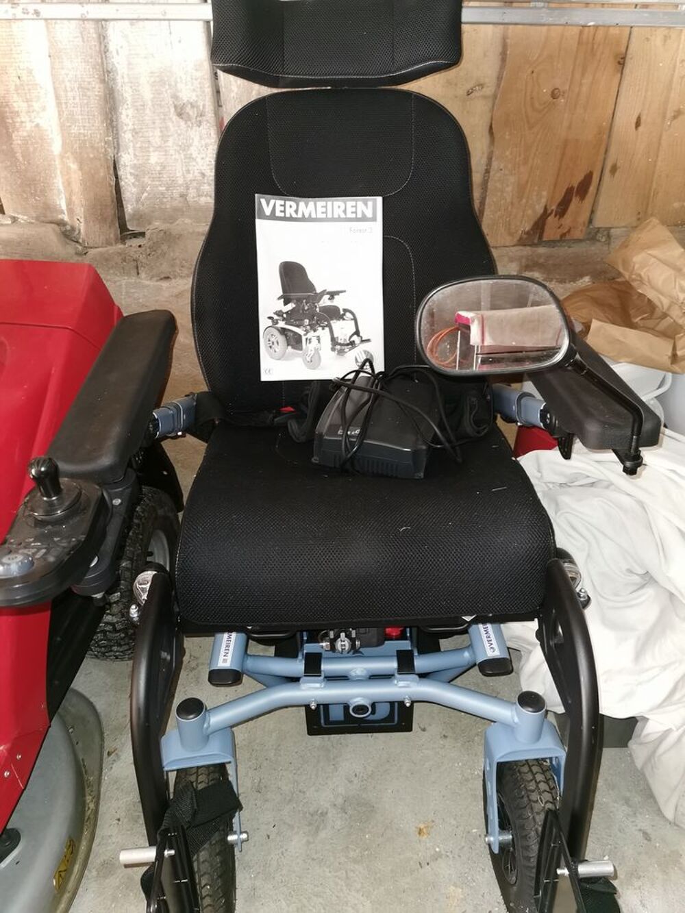 fauteuil roulant &eacute;lectrique Meubles