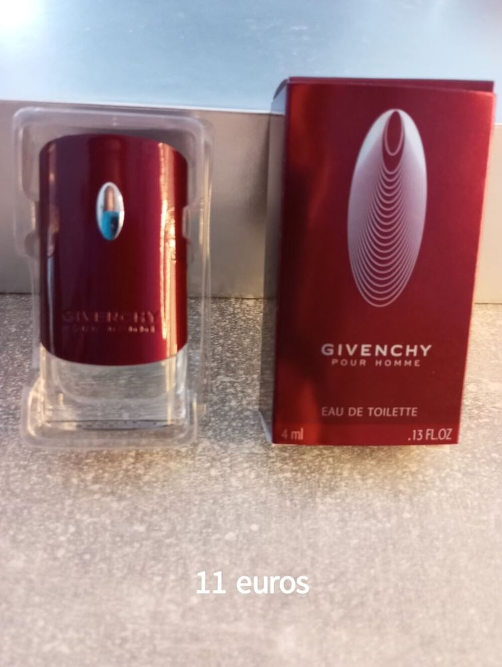 miniature de parfum Givenchy pour homme 