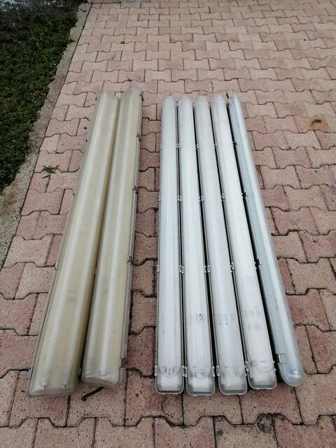 lots reglettes neon, tanche plus tubes. 15 Bordres-sur-l'chez (65)