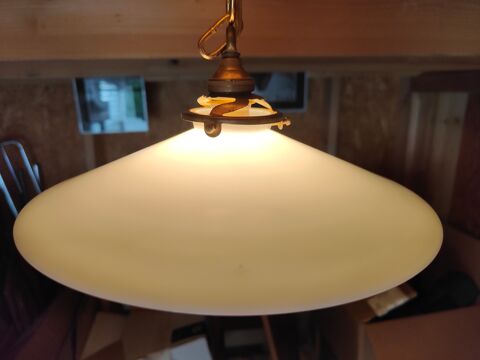 Abat-jour ancien opaline blanc 12 Btheny (51)
