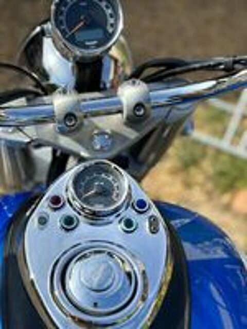TRIUMPH 2012 occasion 84400 Rustrel