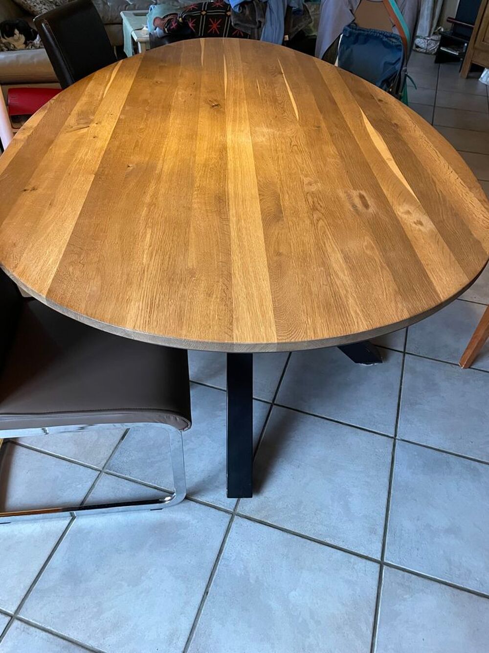Bonne occasion: belle table ovale en bois, moderne Meubles