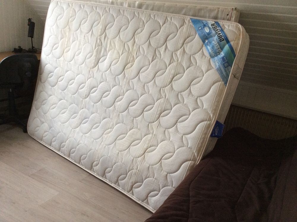 Lit laiton avec possibilit&eacute; sommier et matelas Meubles