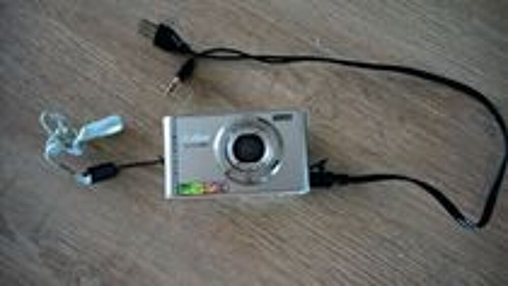 Appareil Photo VIVITAR Vivicam 8225 8 Mp gris metal Photos/Video/TV
