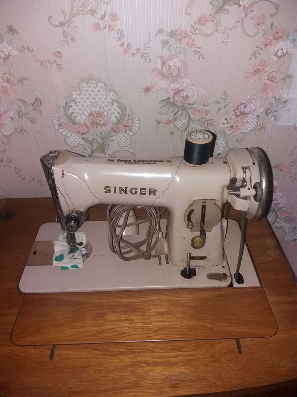 machine &agrave; coudre Singer Meubles